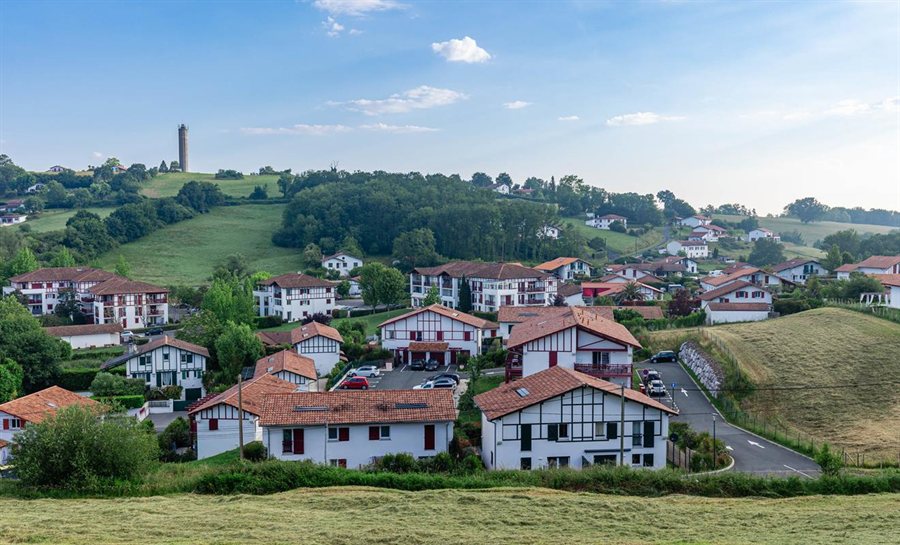 Domaine d’Alorra, maisons et appartements à Briscous
