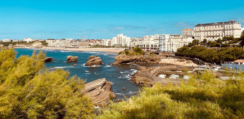 La Grande Plage depuis le Port-Vieux